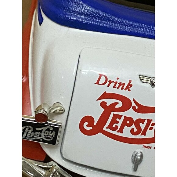 Pepsi Cola Diecast Liberty Classic 1936 Dodge Limited Edition Convertible - Picture 4 of 12